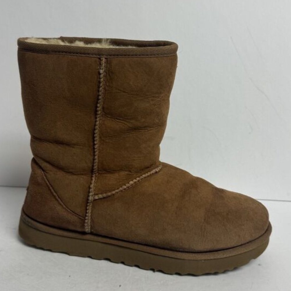 UGG Women's Classic Short II Boot Chestnut, Size 9 M